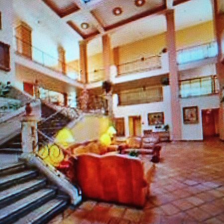 Barcelona Suites アルバカーキ エクステリア 写真